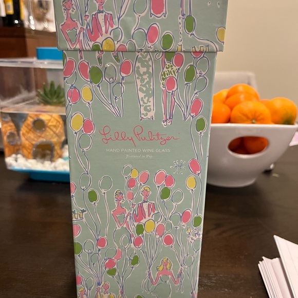 Never Used | Lilly Pulitzer Balloon Print Wine Glass - Picture 2 of 7